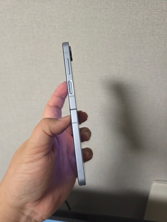 갤럭시 Z플립6 블루 256기가 A급 팝니다 이미지