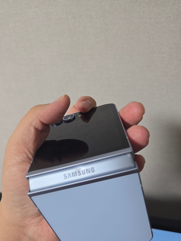 갤럭시 Z플립6 블루 256기가 A급 팝니다 이미지