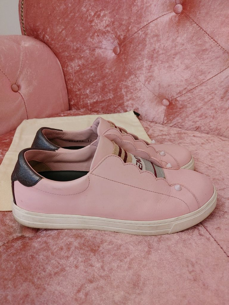 정품- 펜디 스니커즈--5