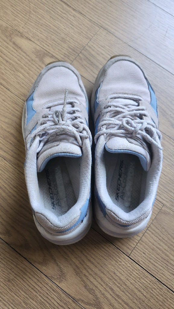 스캐쳐스 운동화240--4