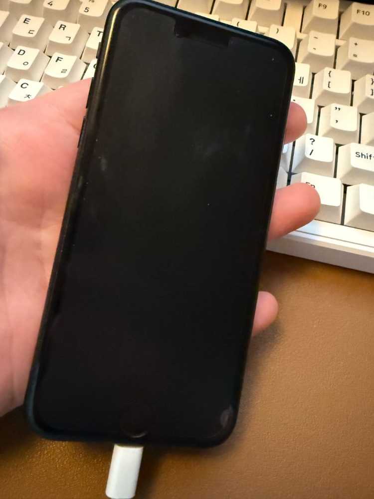 아이폰SE 2세대--1