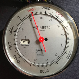 독일제 전문가용 기샤르 /고도계.기압계.온도보정.