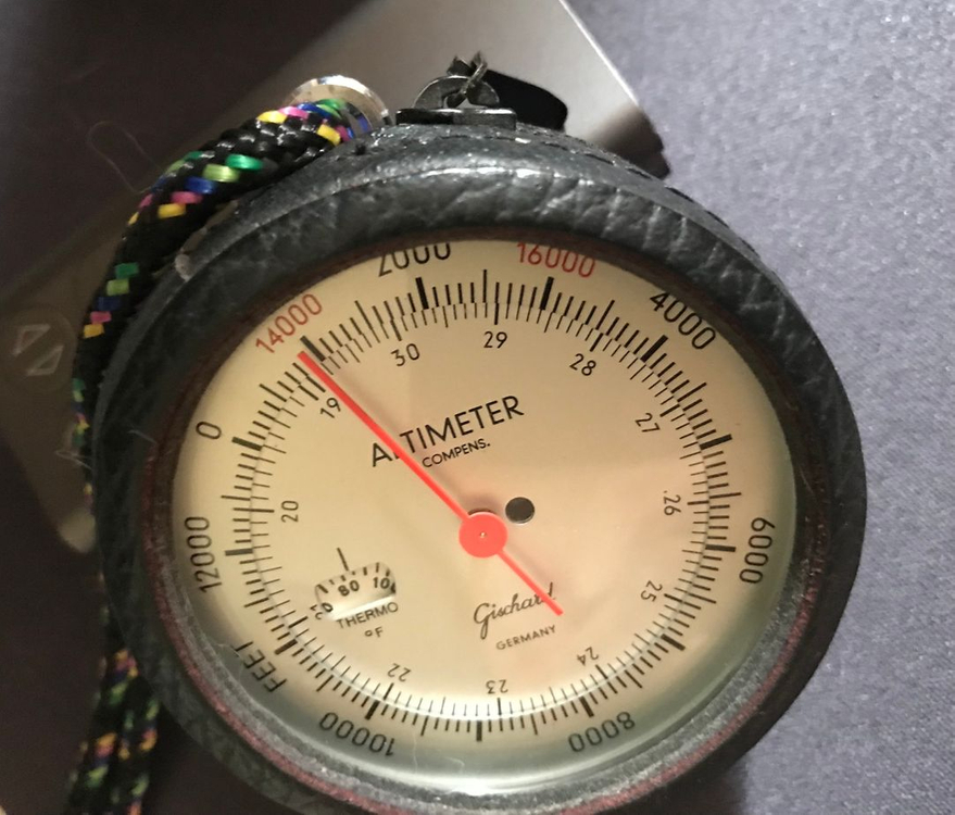 독일제 전문가용 기샤르 /고도계.기압계.온도보정.--2