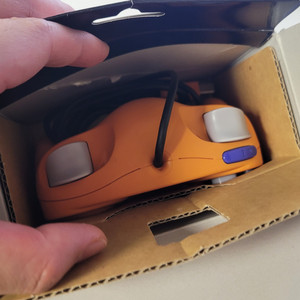 게임큐브 대원정발 컨트롤러 박스셋 (박스 찢어짐 사진 참고)