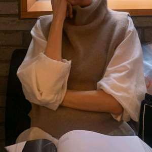 R2W aida crop 니트베스트