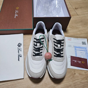 로로피아나 스니커즈 43