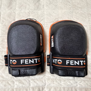 [거의 새상품] FENTO 무릎보호대 판매 (1회 사용)