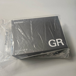 리코 GR4 카메라 새상품 판매합니다.