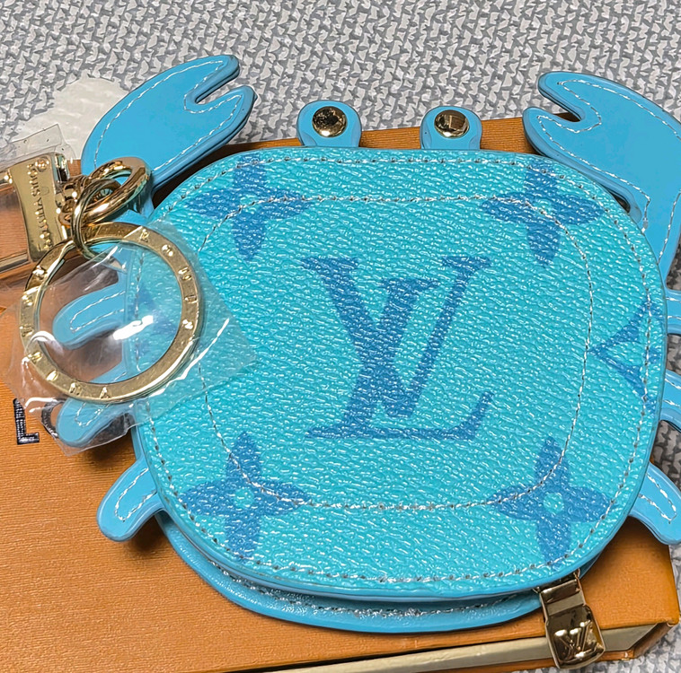 루이비통 꽃게 키링 (하늘색)--4