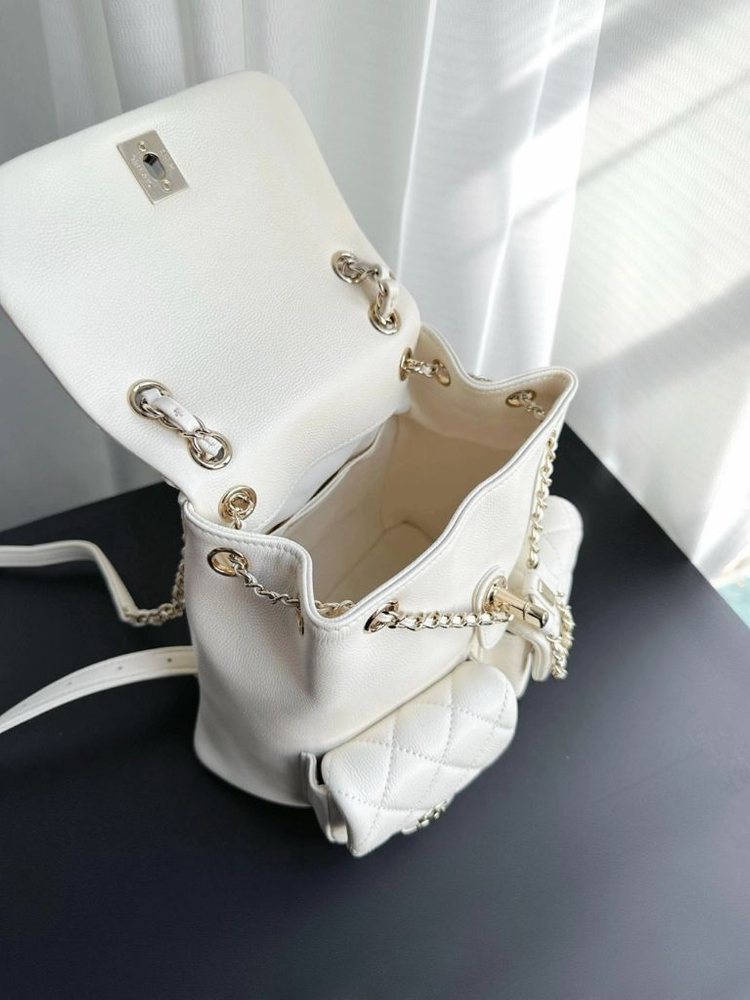 [새상품] 샤넬 듀마 투포켓 백팩 캐비어 화이트 미듐--4