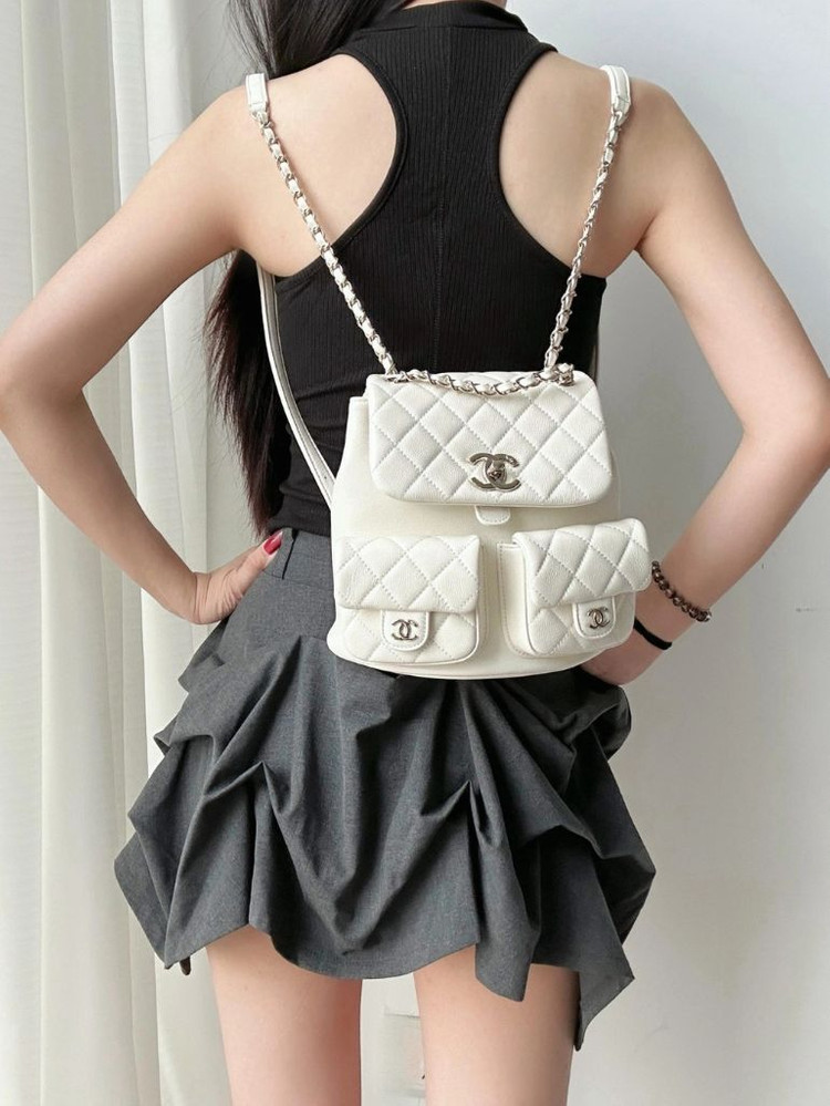 [새상품] 샤넬 듀마 투포켓 백팩 캐비어 화이트 미듐--5