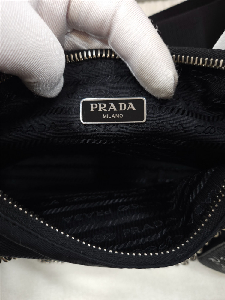 프라다 리에디션 2005 리나일론백--3