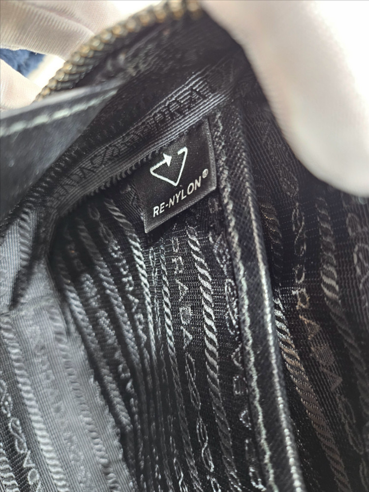 프라다 브리크 리나일론 사피아노 크로스백--7