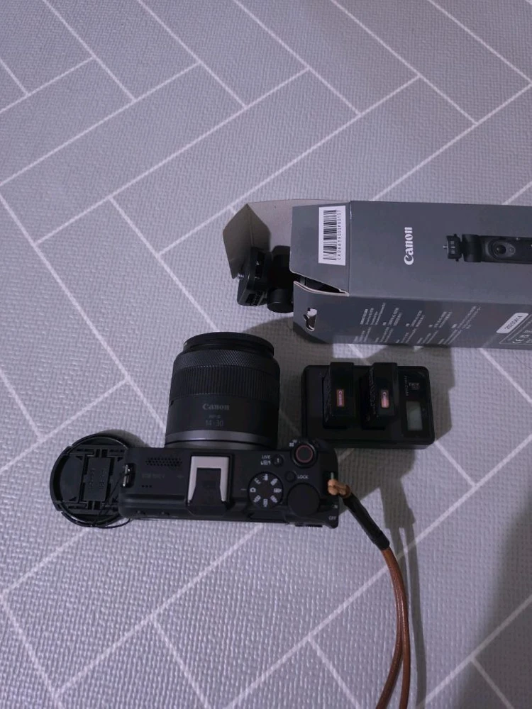 캐논 EOS R50 V 14-30 KIT (블랙) 256램 슈팅그립 정품배터리 2개정 외 풀세트 25.5구입 새제품 이미지
