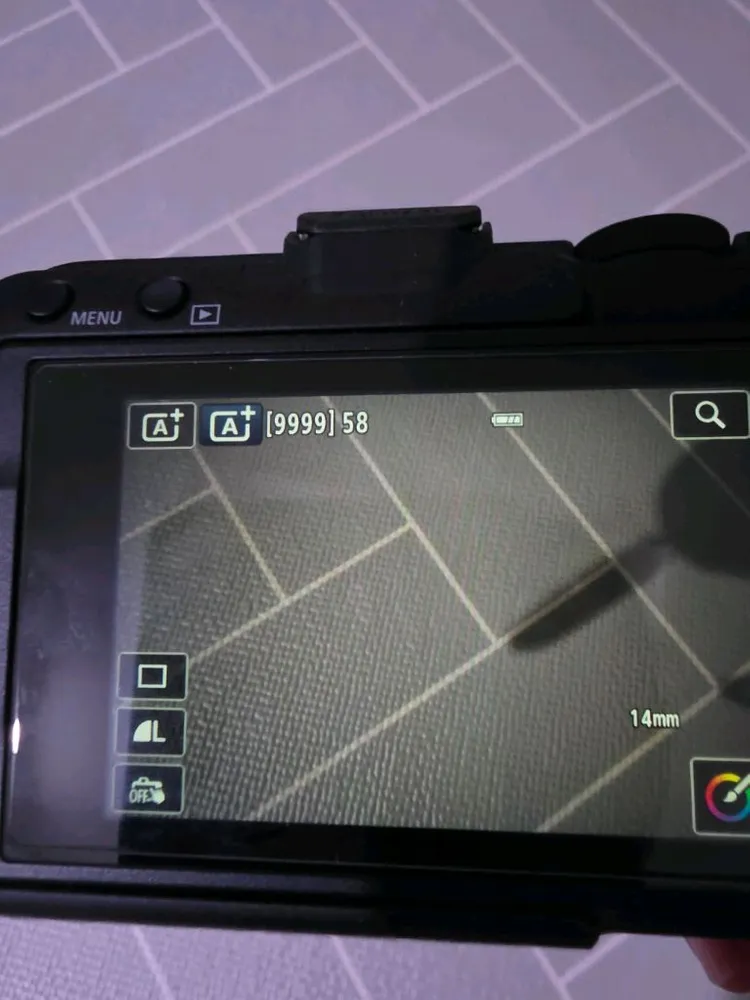 캐논 EOS R50 V 14-30 KIT (블랙) 256램 슈팅그립 정품배터리 2개정 외 풀세트 25.5구입 새제품 이미지