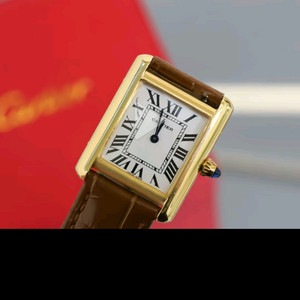 탱크 스타일 시계