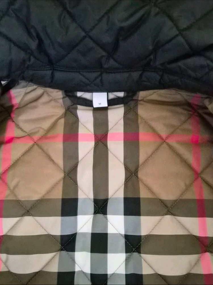 버버리 퀼팅 자켓 블랙--3