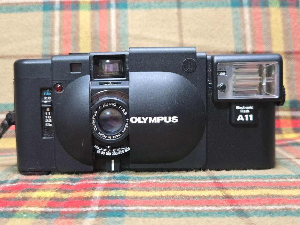 올림푸스 XA 카메라와 후레쉬 A11세트-하자품 이미지
