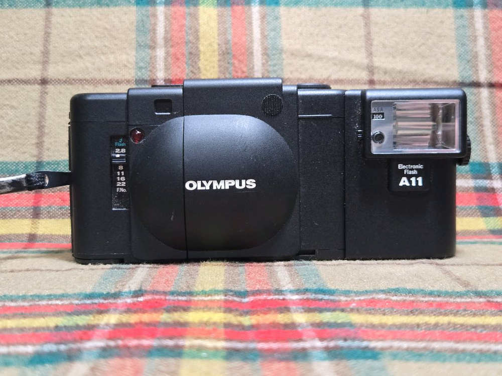 올림푸스 XA 카메라와 후레쉬 A11세트-하자품 이미지