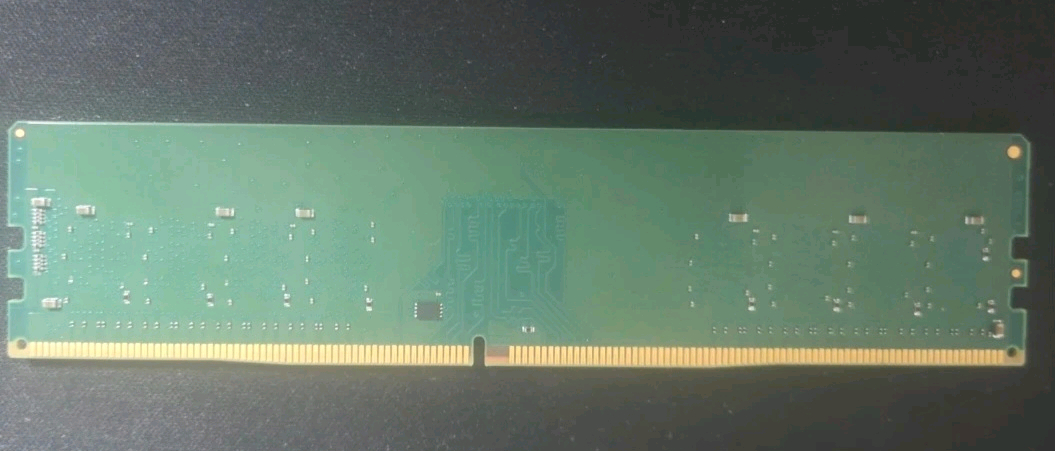 Crucial DDR4 8GB 3200MHz 램 (고장)--1