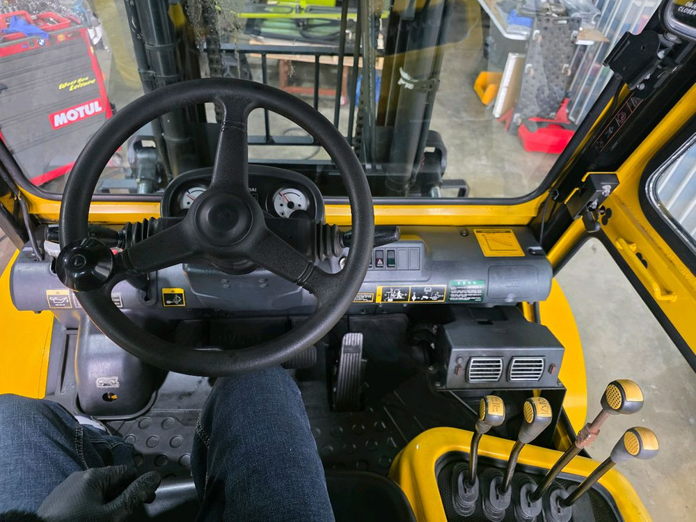 현대 4.5톤 로테이팅 지게차 이미지