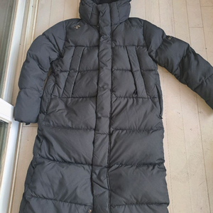 데상트 롱패딩 블랙 색상 M 이미지