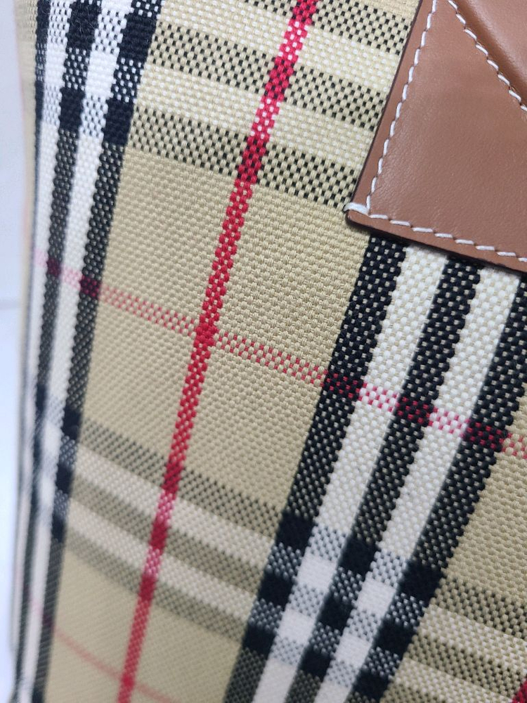 버버리 미디움 런던 체크 토트백(새상품)--3