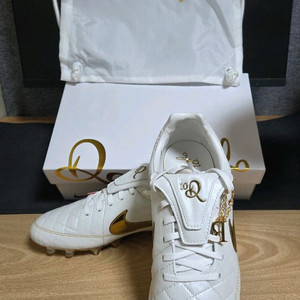 [265 축구화] 나이키 티엠포 호나우지뉴 RGN FG SE