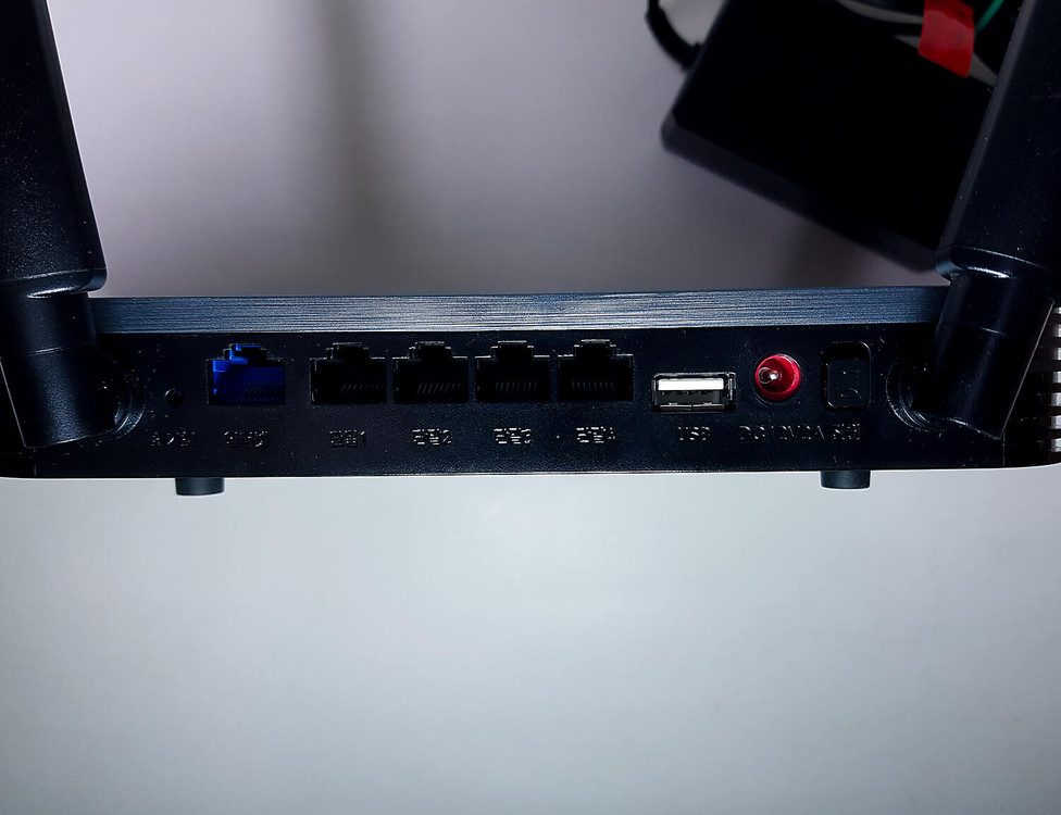 SK 브로드밴드 Giga Wifi 공유기--2