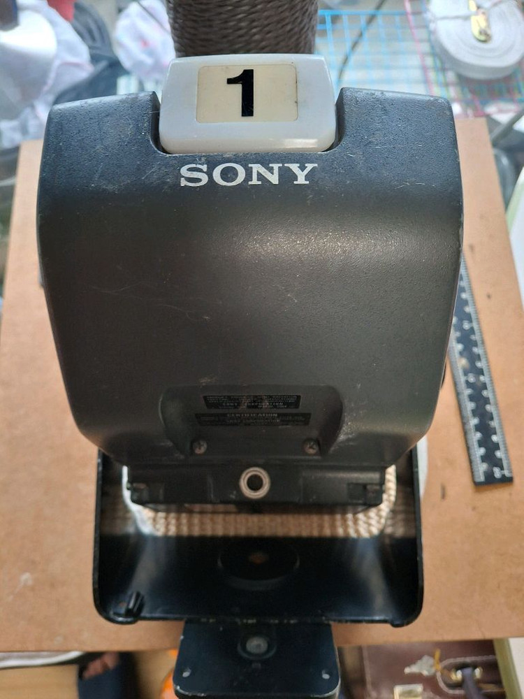 소니 모니터 이미지