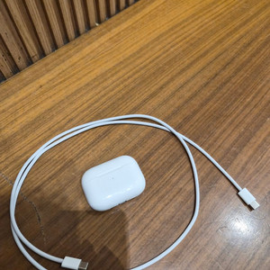 에어팟프로 C타입 팝니다.