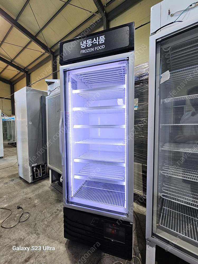 수직냉동고 아이스크림냉동고 냉동쇼케이스 이미지