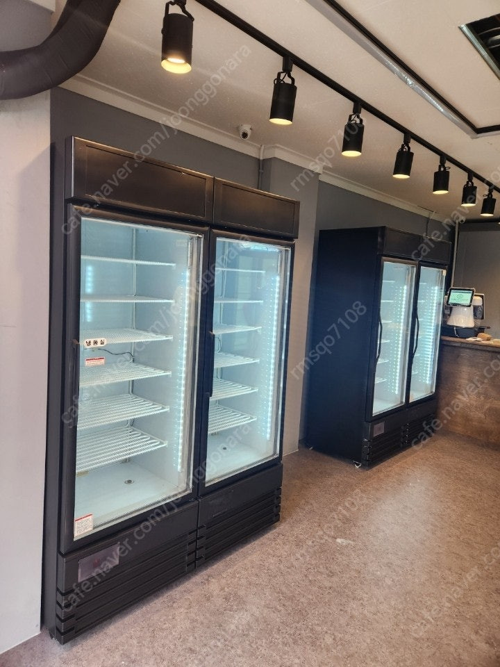 수직냉동고 아이스크림냉동고 냉동쇼케이스 이미지