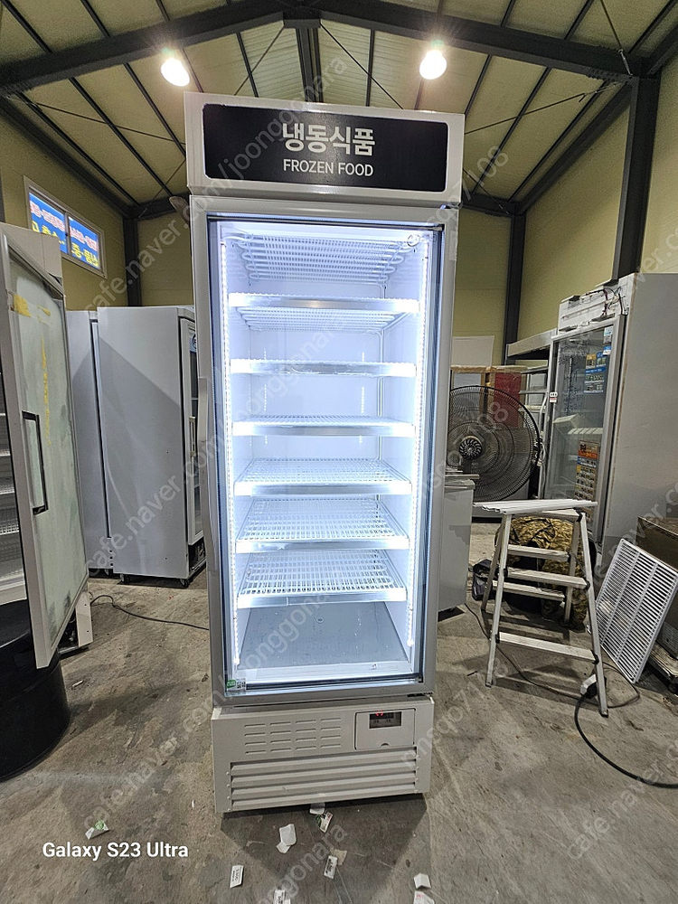 수직냉동고 아이스크림냉동고 냉동쇼케이스 이미지