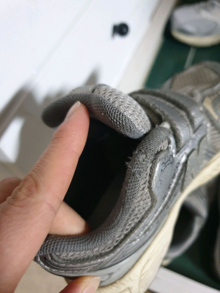 뉴발란스 키즈 운동화 1906 이미지