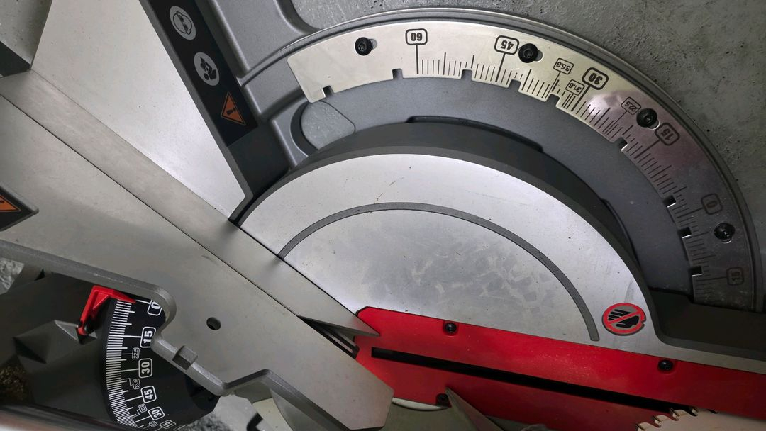 밀워키 M18 FMS305 슬라이딩 각도절단기 이미지