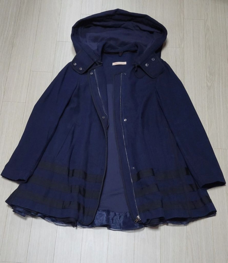 질스튜어트 A라인 후드 탈부착 세일러 자켓--1