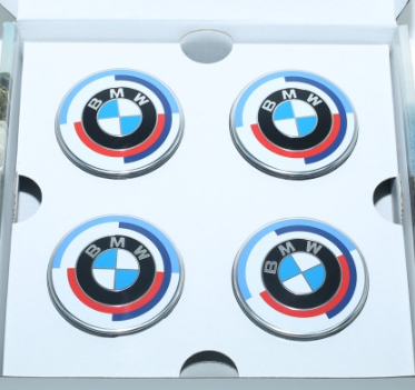 BMW 50주년 휠캡 정품 이미지