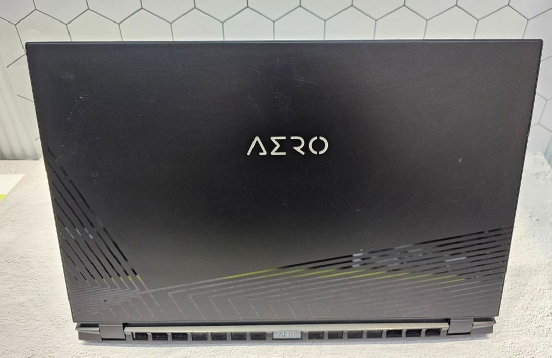 기가바이트 에어로 17인치 노트북 아수스 에이수스 그램 이미지