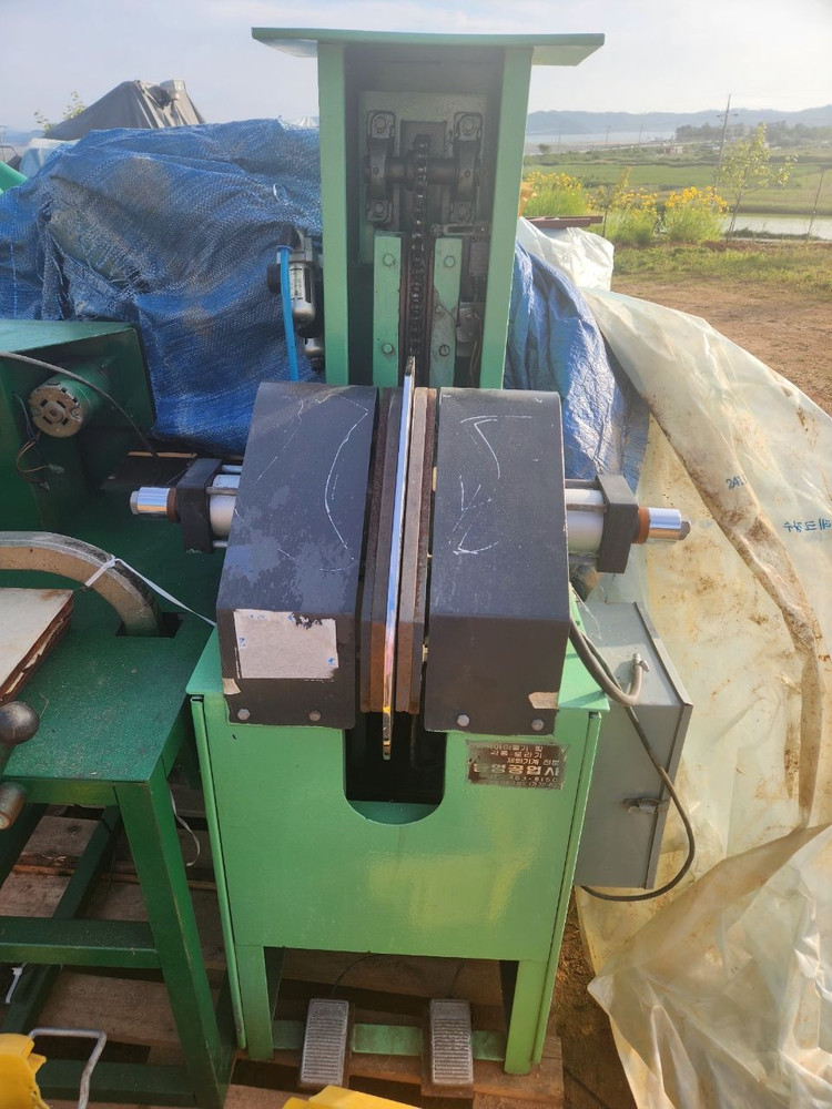 가죽 및 제화 제작, 산업용 재봉틀(말뚝) 외 관련 기계 말뚝 재봉틀(GOLDEN WHEEL CS-810)--6