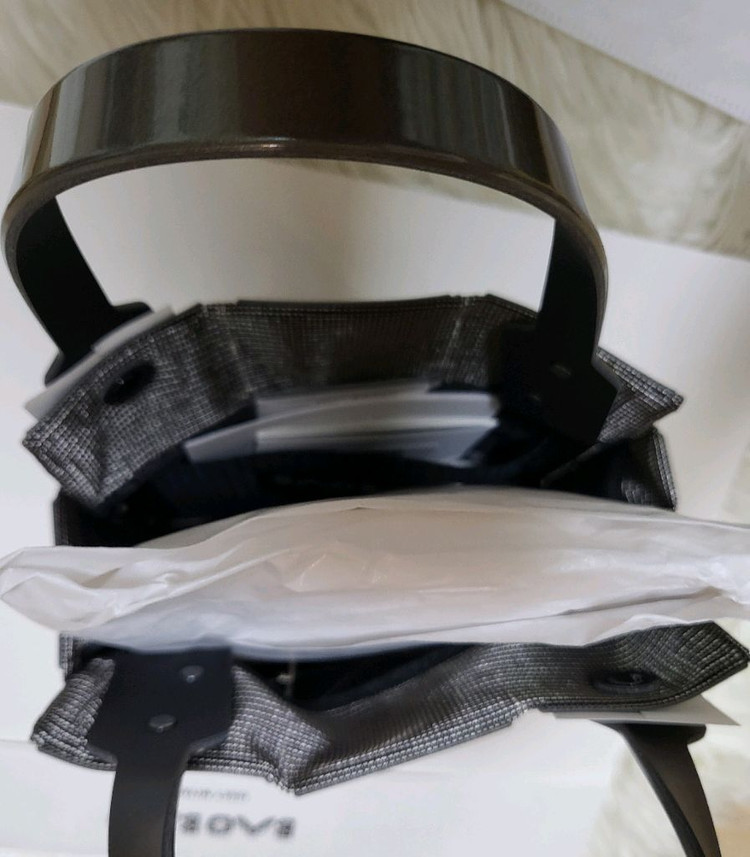 이세이미야케 바오바오 캐럿 백 미니 건메탈 이미지