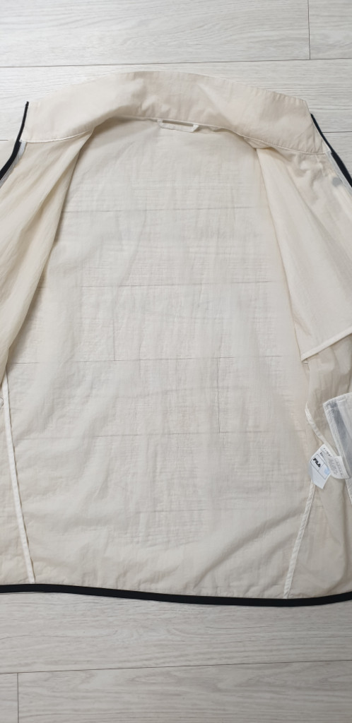 FILA 휠라 바람막이자켓 M사이즈(51X65cm) 이미지