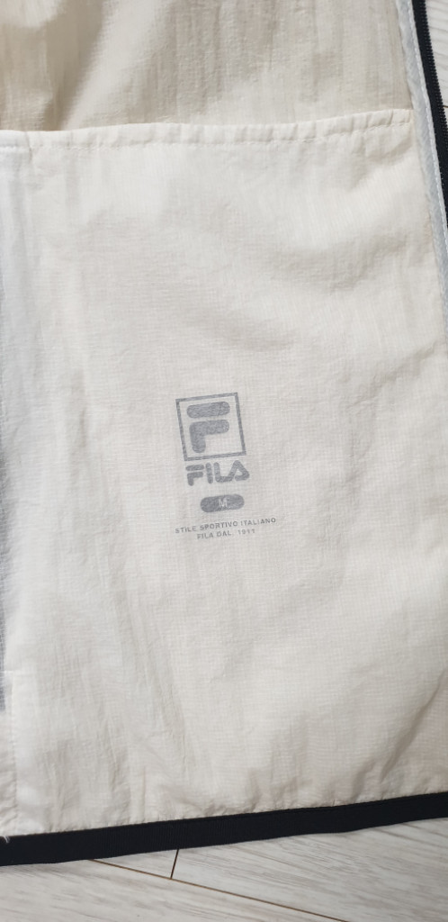 FILA 휠라 바람막이자켓 M사이즈(51X65cm) 이미지