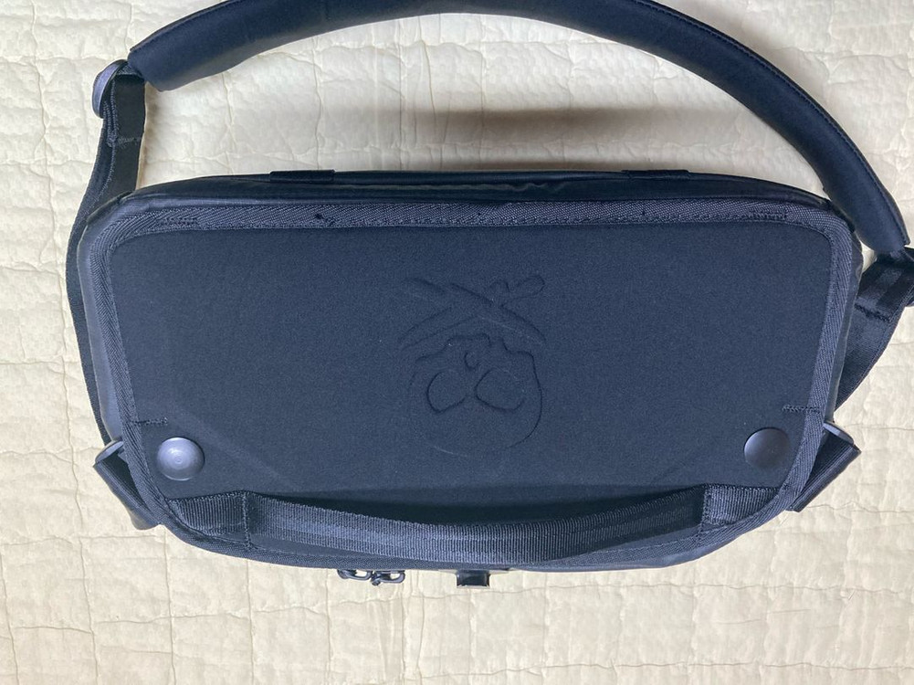 노매틱 피터 매키넌 슬링백 8L--2