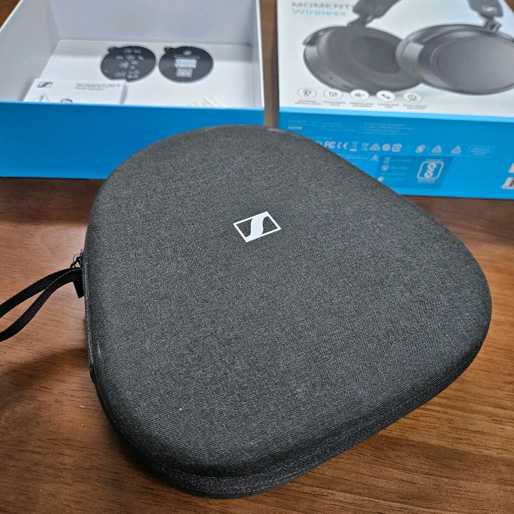 젠하이저 모멘텀4 헤드폰 블랙 팝니다 이미지