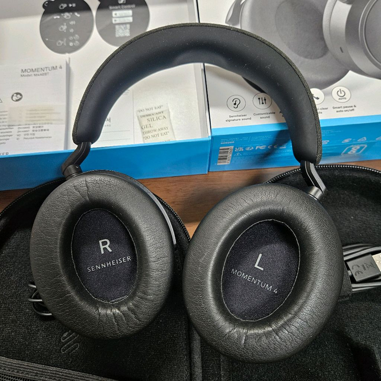 젠하이저 모멘텀4 헤드폰 블랙 팝니다 이미지