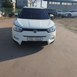 쌍용티볼리 4륜 옵션 많아요 화성개인직거래