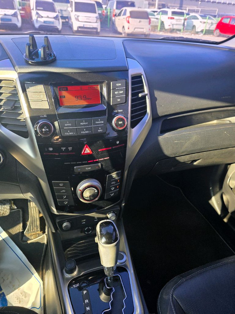 쌍용티볼리 4륜 옵션 많아요 화성개인직거래--5