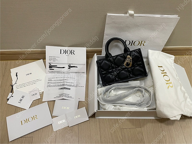 디올 북토트 레더 블랙 미니 풀박스 판매 이미지