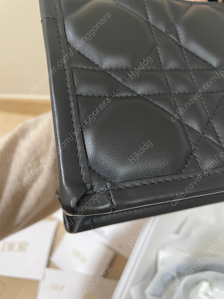 디올 북토트 레더 블랙 미니 풀박스 판매 이미지